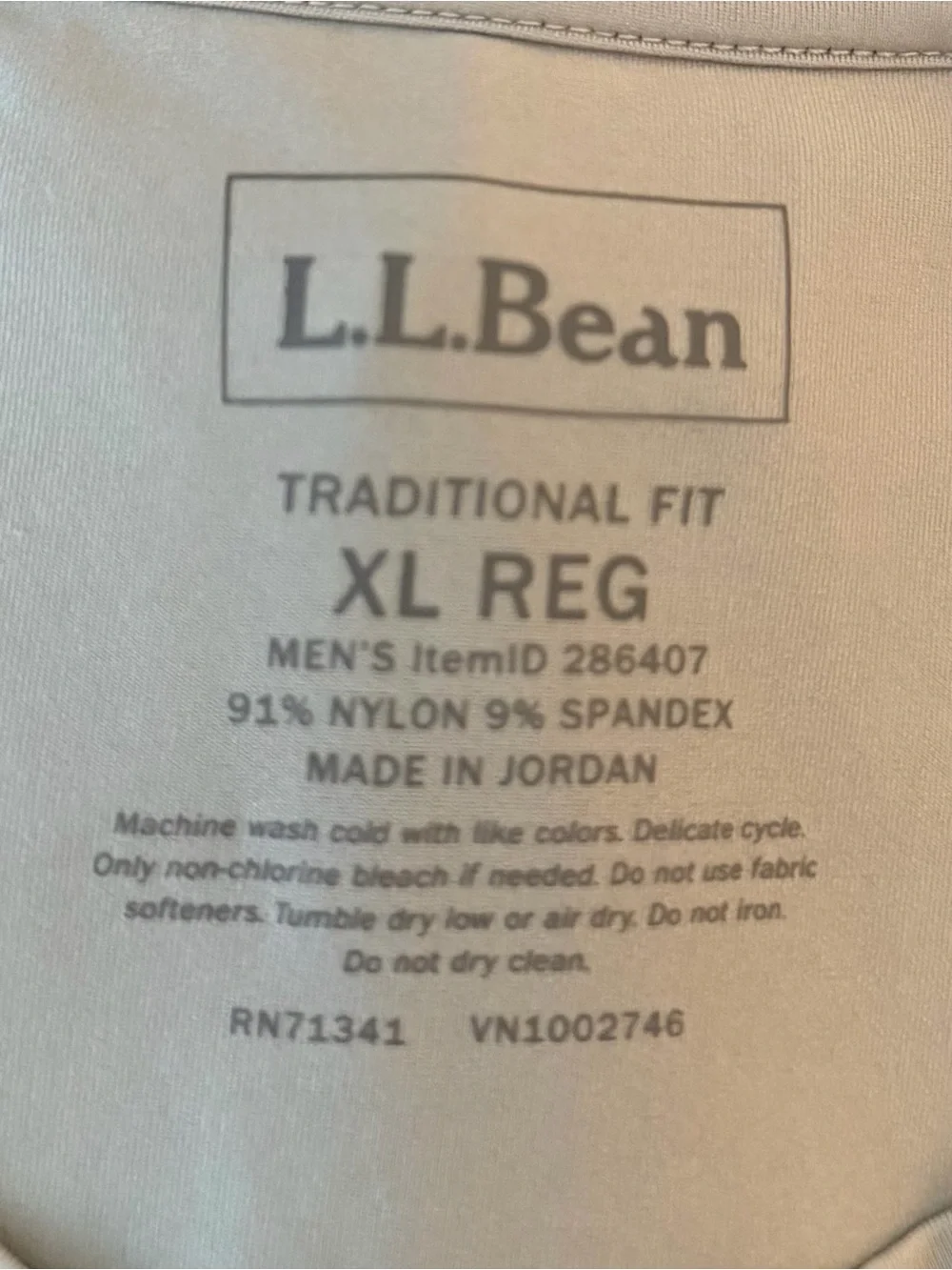 L.L. Bean Men's Short-Sleeve Rash Guard in Light Gray SPF 50